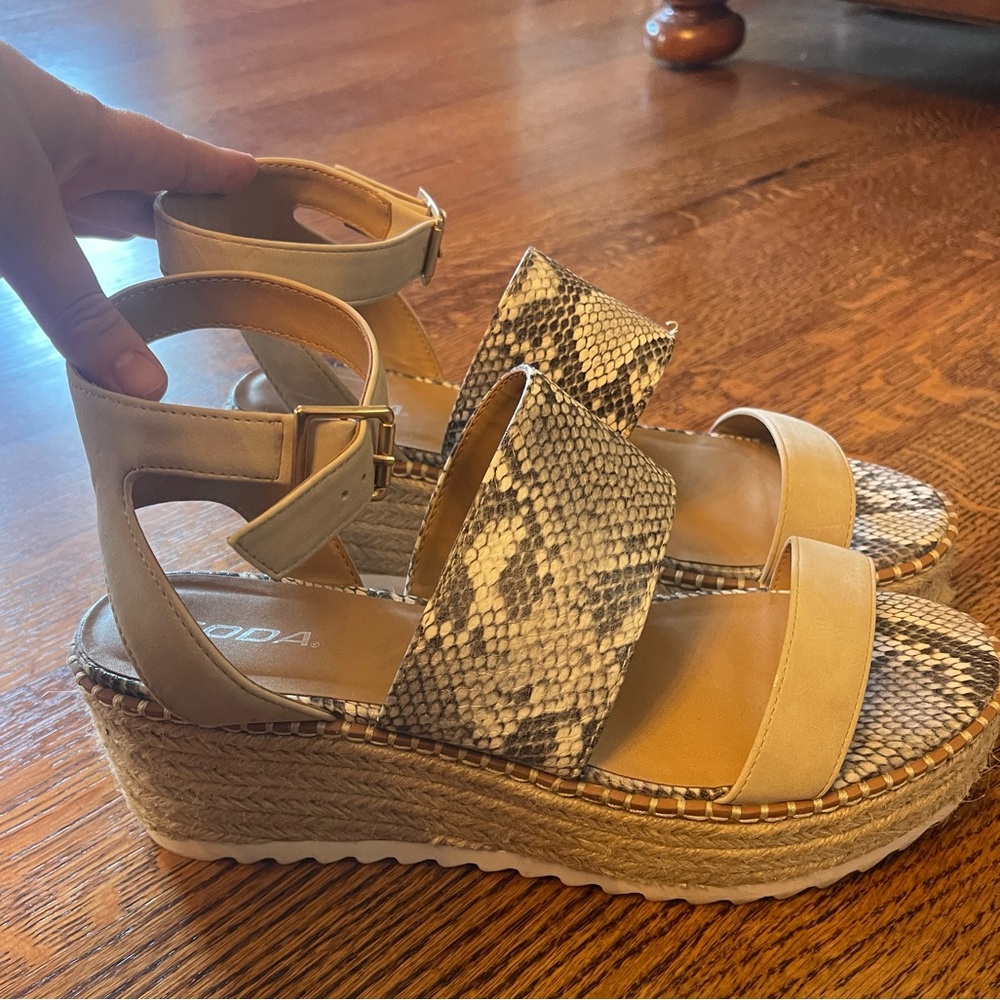 Soda wedge sandals